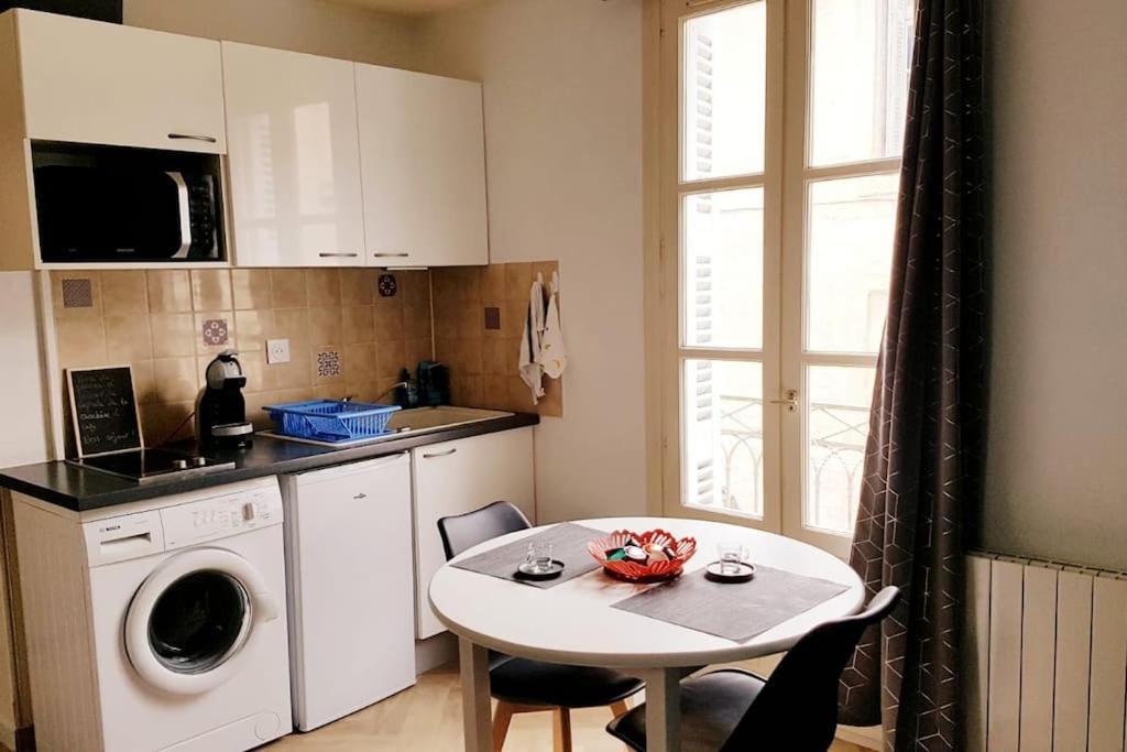 Studio Cosy Au Coeur Du Centre Historique Монпелие Екстериор снимка